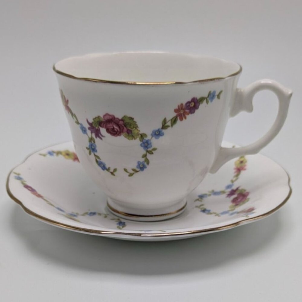 English Castle Staffordshire Bone China Tea Cup Saucer Floral Garland Gold Trim